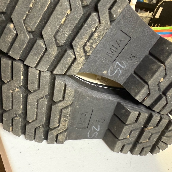 MIA Stellan Off-White Combat Boots Size 7.5 Buckle Detail - Picture 6 of 7